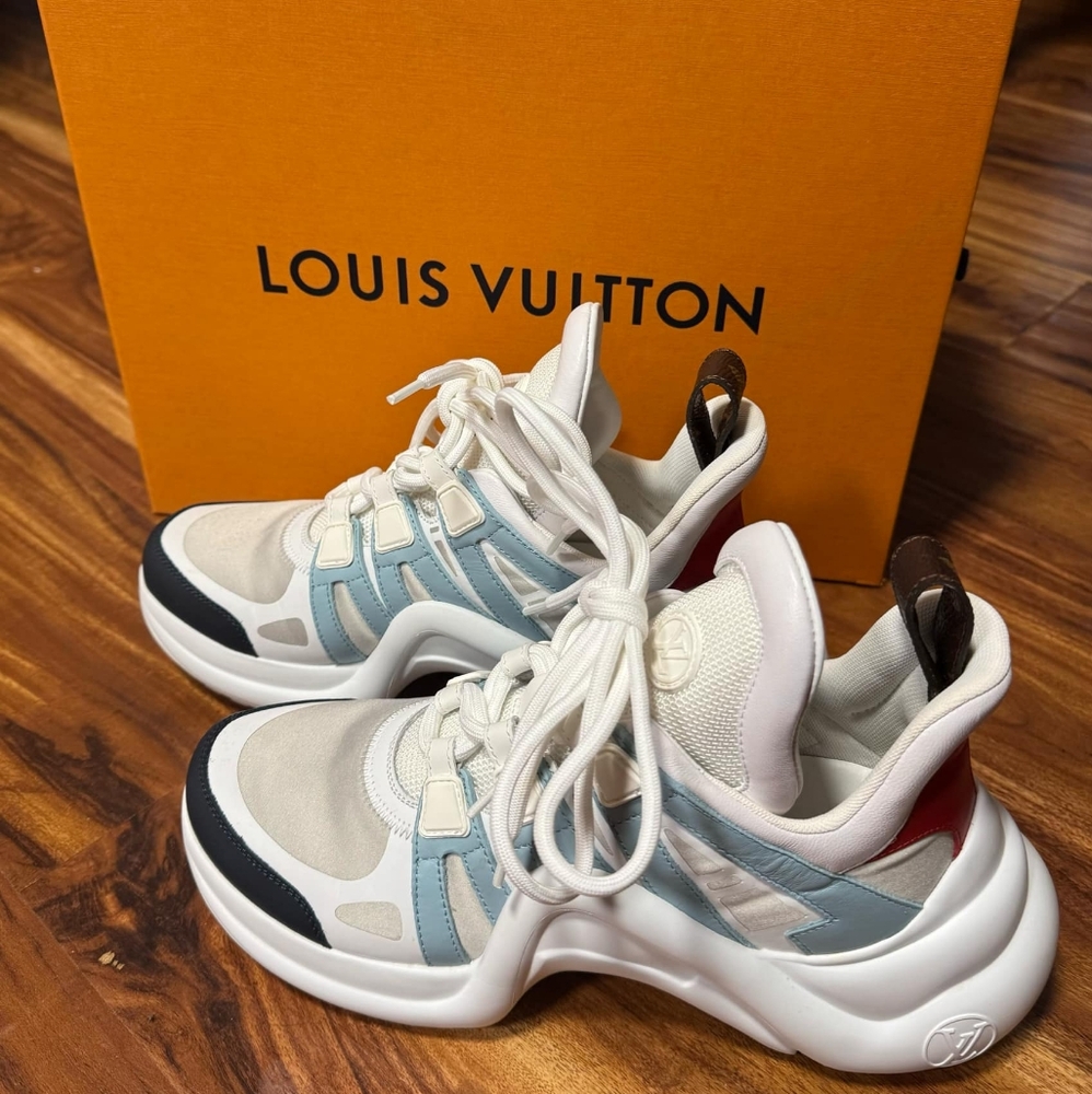 LV  sneakers